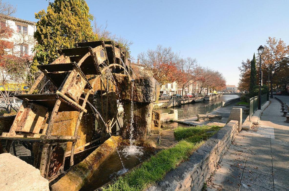 Gite De L'Olivier, Classe, Climatise, Jardin Avec Parking Gratuit Devant Le Logement Et A 5 Minutes Du Centre-Ville A Pied LʼIsle-sur-la-Sorgue Exterior foto